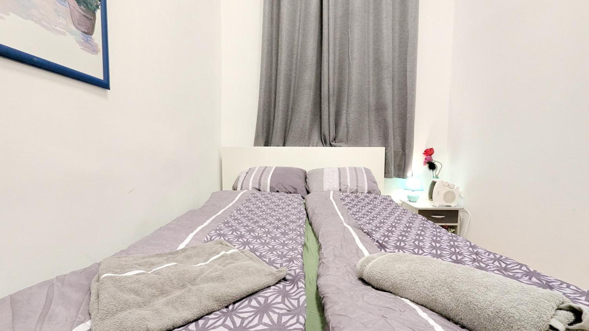 Comfortable In Lugner City Area